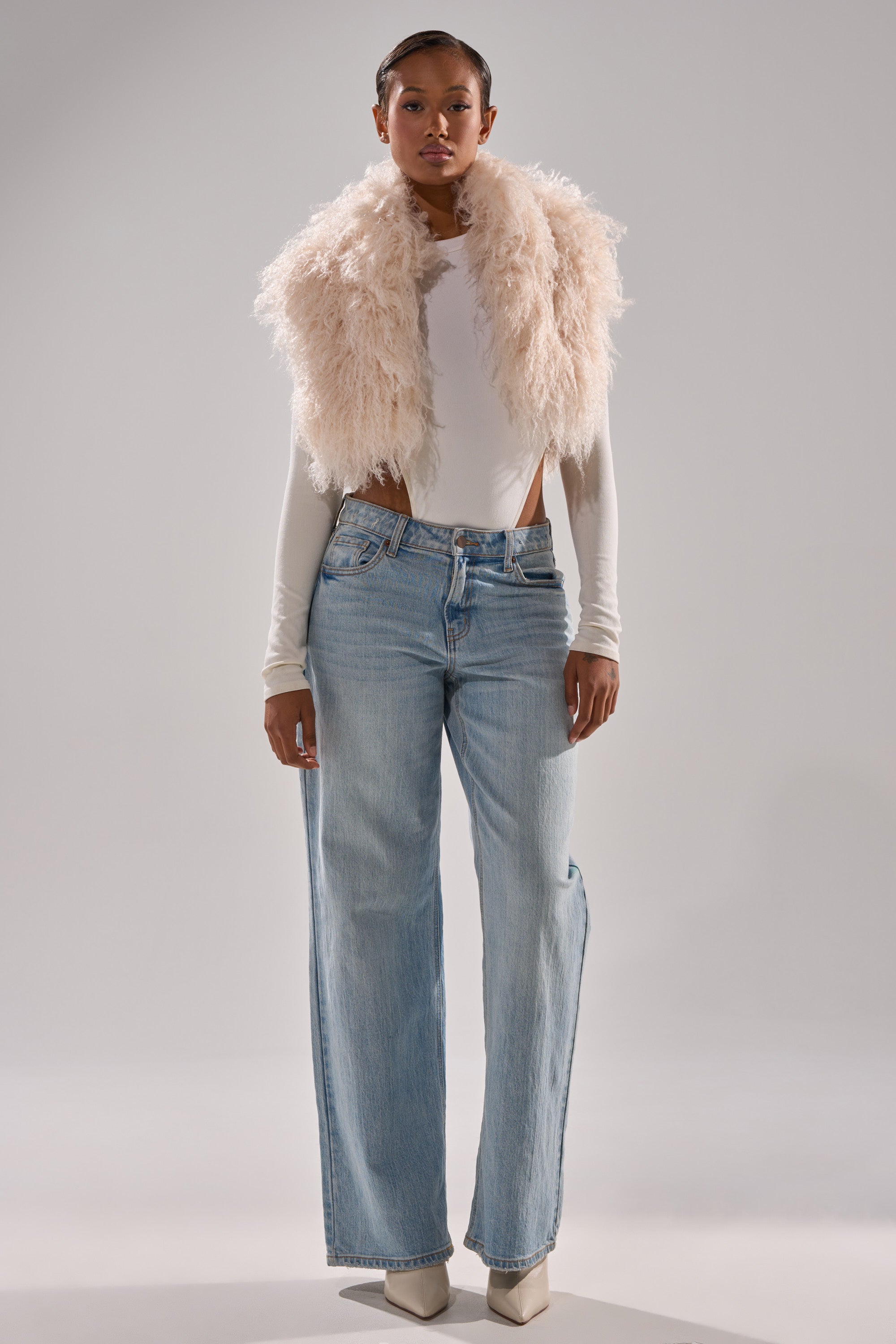 COCO CROPPED FUR VEST IN BEIGE
