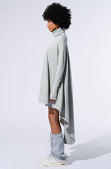LAINIE TURTLENECK HIGH LOW SWEATSHIRT DRESS IN GREY