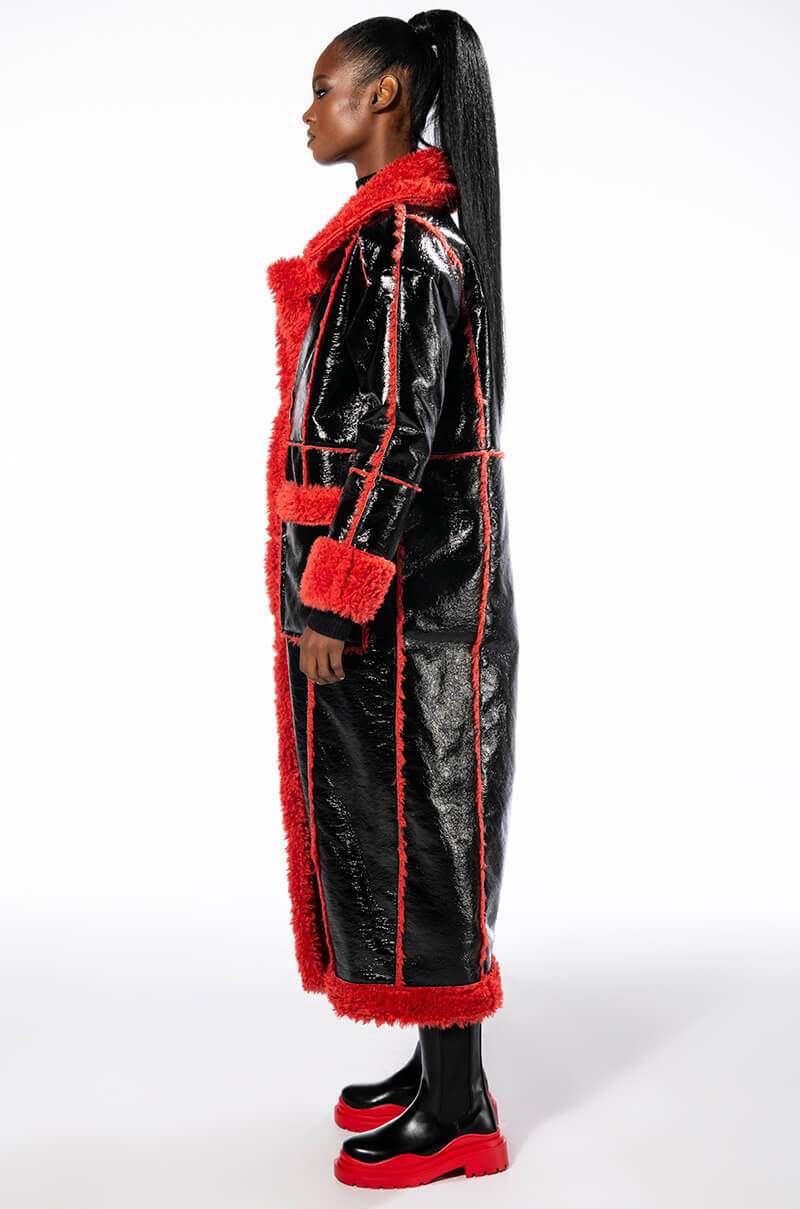 LONG PATENT TRENCH COAT WITH FUR TRIM