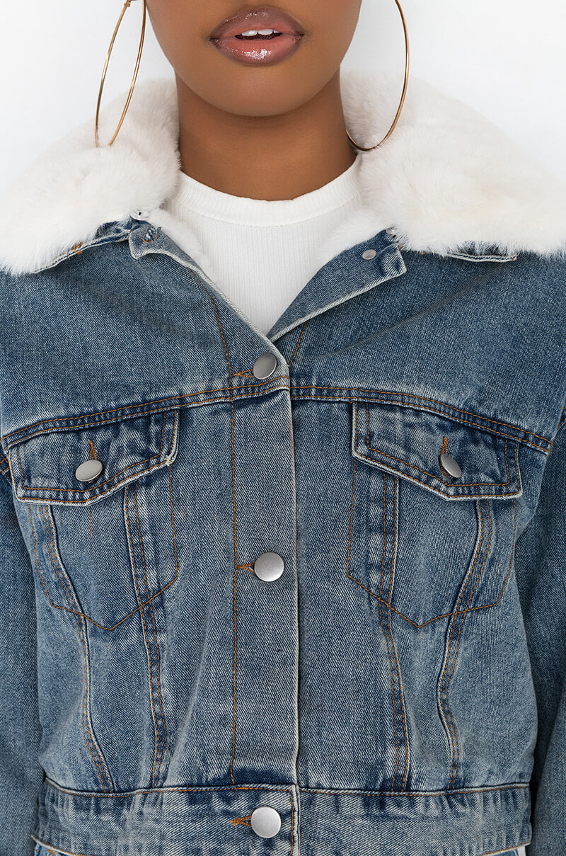 CROP DENIM JACKET WITH PLUSH COLLAR
