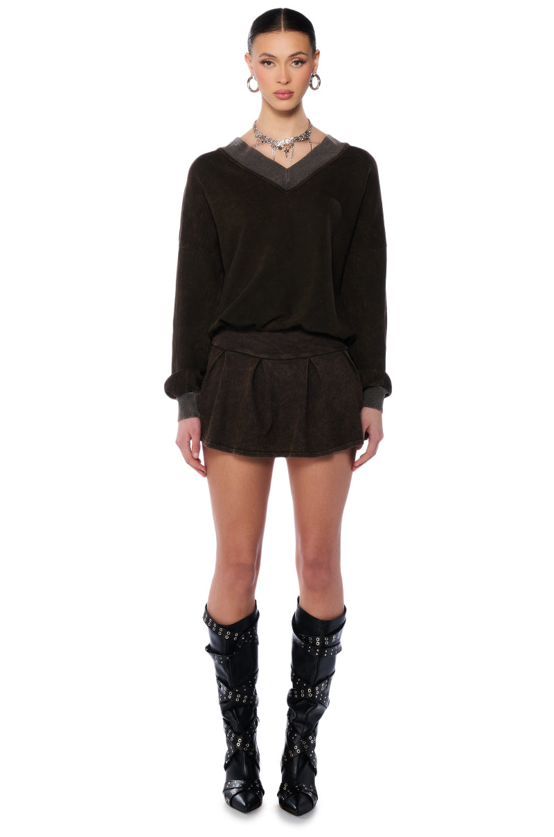 KAYLANI PLEATED MINI SKIRT IN CHARCOAL GREY