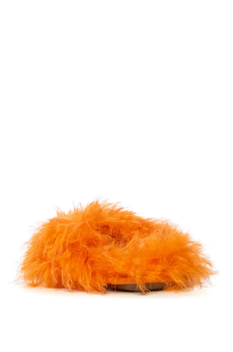FURRY FUR SLIPPERS IN ORANGE