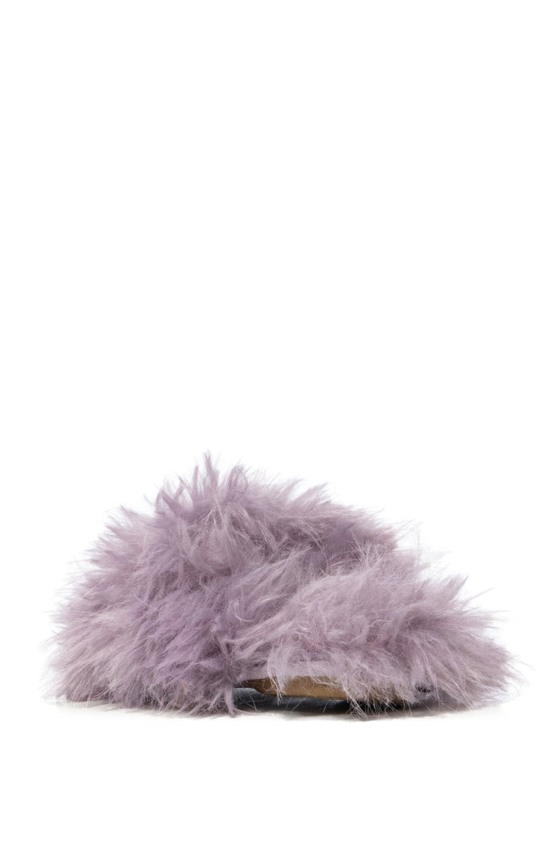 FURRY FUR SLIPPERS IN PURPLE